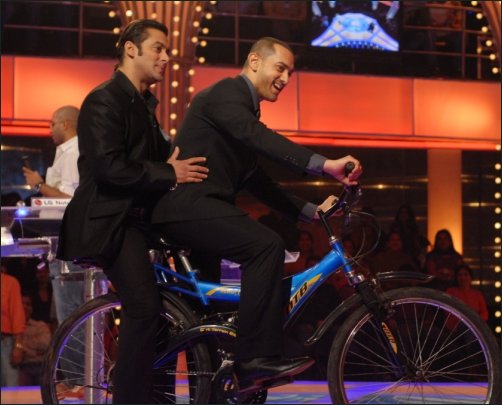 Salman Khan is a bigger star than me, says Aamir Khan